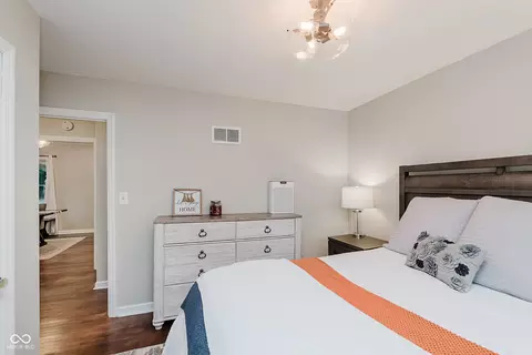 Bedroom - 209 N John St, Pendleton, IN 46064 photo 2 of 4