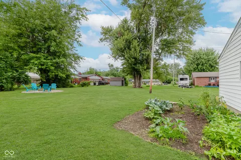 Exterior - 209 N John St, Pendleton, IN 46064 photo 5 of 6