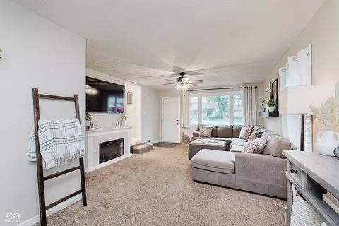 Living - 209 N John St, Pendleton, IN 46064 photo 4 of 4