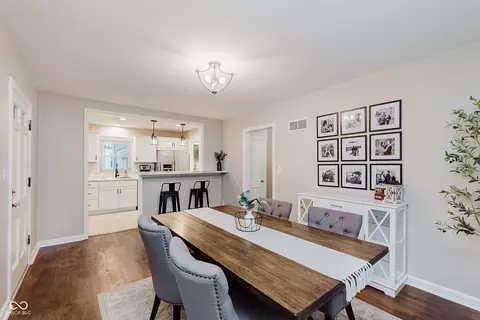 Dining - 209 N John St, Pendleton, IN 46064 photo 2 of 3