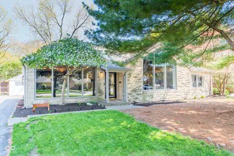 60 Kessler Boulevard East Dr, Indianapolis, IN 46220