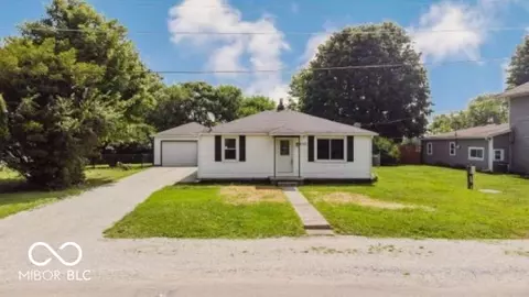 210 N 1st St, Springport, IN 47386