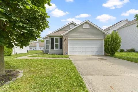 11426 High Grass Dr, Indianapolis, IN 46235