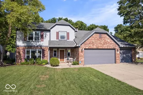 356 Stoneybrook Grove Dr, Greenwood, IN 46142