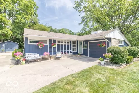 2705 E Fairoaks Dr, New Castle, IN 47362
