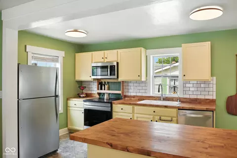 Kitchen - 412 E College Ave, Brownsburg, IN 46112 photo 2 of 4