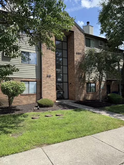 4351 Village Parkway Cir W #11, Indianapolis, IN 46254