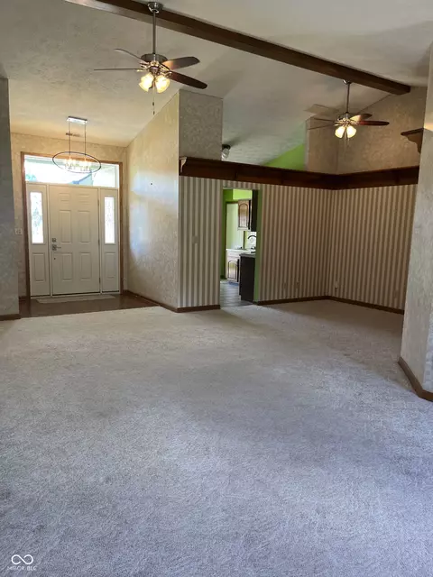 Living - 904 Jonathan Dr, Plainfield, IN 46168 photo 6 of 7