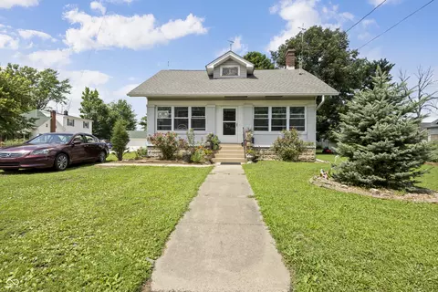 704 W Pearl St, Trafalgar, IN 46181