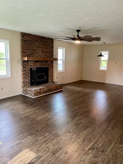 Living - 6097 Forest Third St, Forest, IN 46039 photo 3 of 4