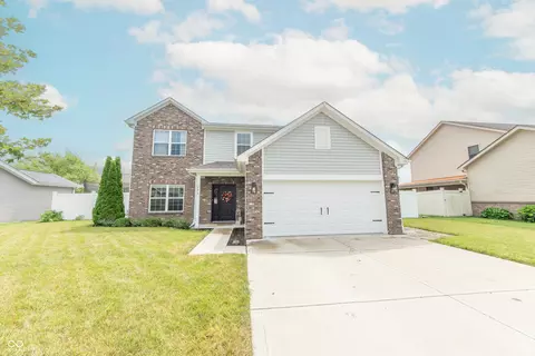 4679 Bayview Dr, Columbus, IN 47203