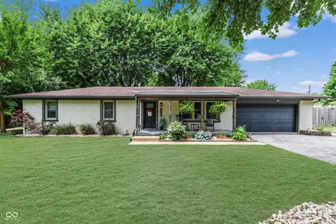 110 N Tresslar Ave, Bargersville, IN 46106