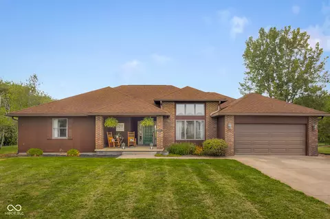 12730 River Grove Dr, Columbus, IN 47203