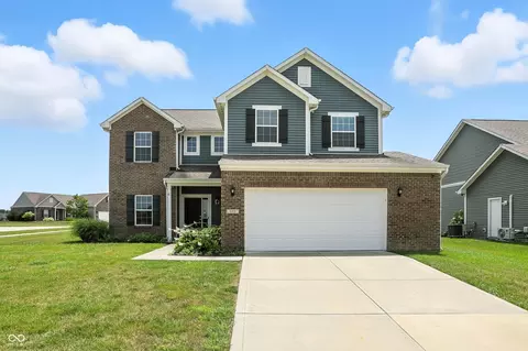 809 Blackberry Dr, Greenwood, IN 46143