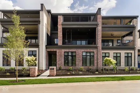 523 Village Green Dr, Carmel, IN 46032