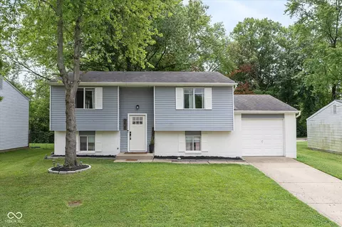 5425 Armstrong Dr, Indianapolis, IN 46237