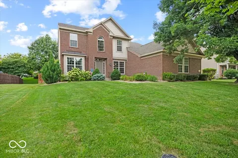 19089 Walter Grove Dr, Noblesville, IN 46062