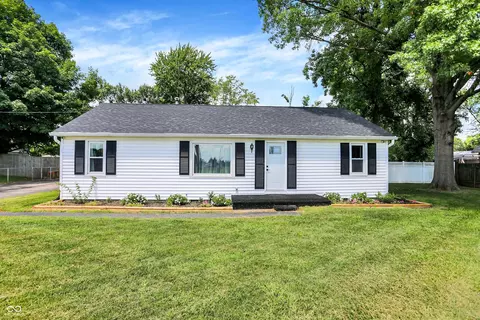 822 W Smith Valley Rd, Greenwood, IN 46142