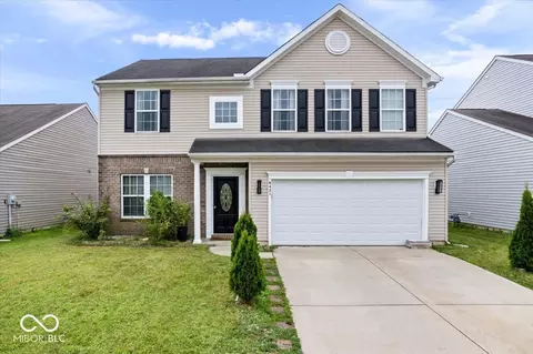 8421 Gates Corner Dr, Camby, IN 46113