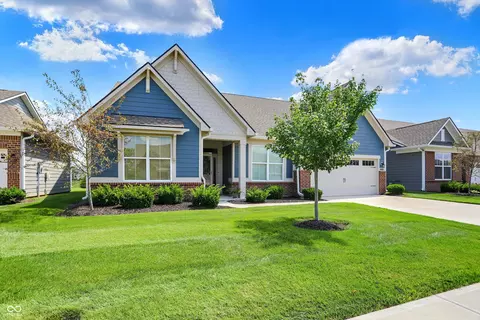 5269 Parkhurst Xing, Mccordsville, IN 46055