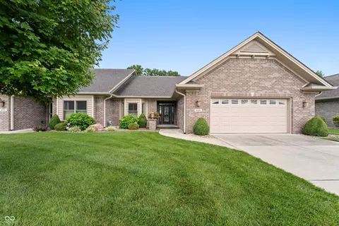 4040 Naples Dr, Columbus, IN 47203