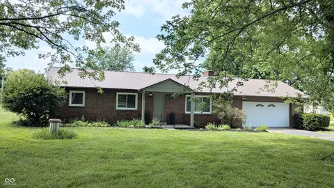 1433 10th St, Danville, IN 46122