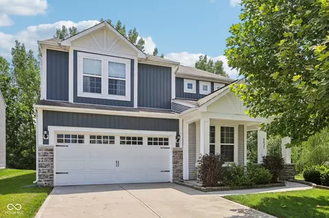 6637 Shooting Star Dr, Whitestown, IN 46075