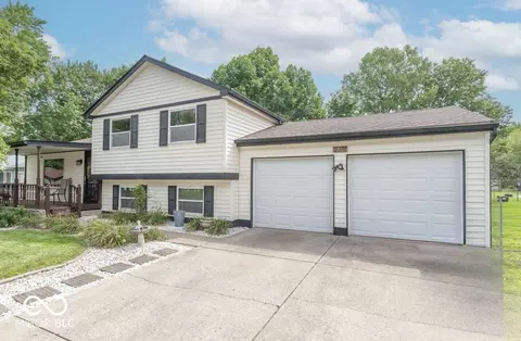 1417 Lansdowne Rd, Indianapolis, IN 46234