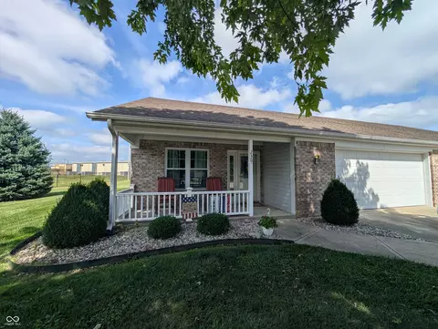 230 Blue Ribbon Ct, Rushville, IN 46173