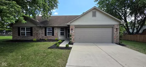 585 Eagles Nest Ct, Avon, IN 46123
