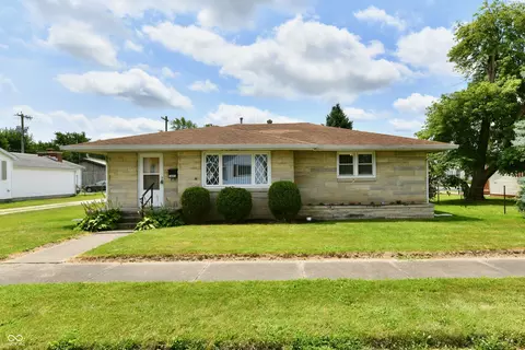1621 N E St, Elwood, IN 46036