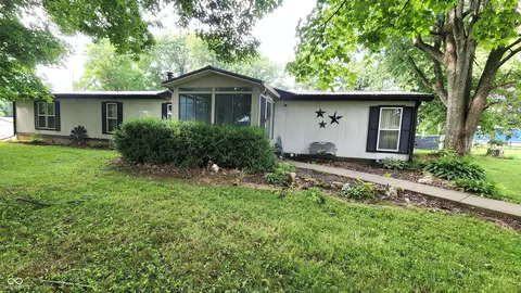 1003 Oak Dr, Kingman, IN 47952