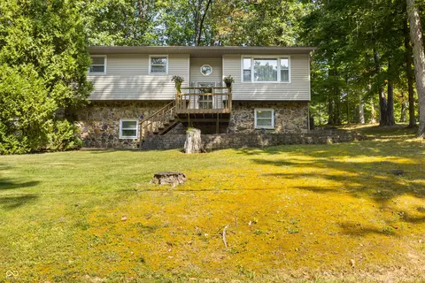 374 Briarwood Ln, Bedford, IN 47421