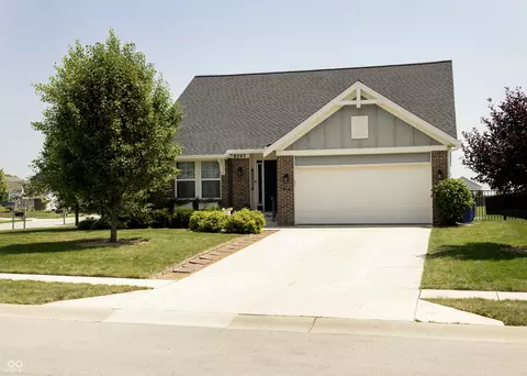 6245 N Woodbury Dr, Mccordsville, IN 46055