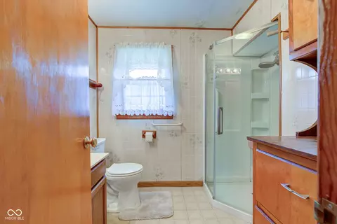 206 Davis St, Windfall, IN 46076 photo 7