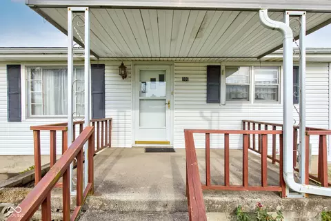 206 Davis St, Windfall, IN 46076 photo 2
