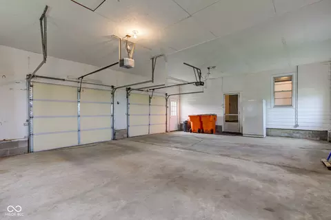 206 Davis St, Windfall, IN 46076 photo 3