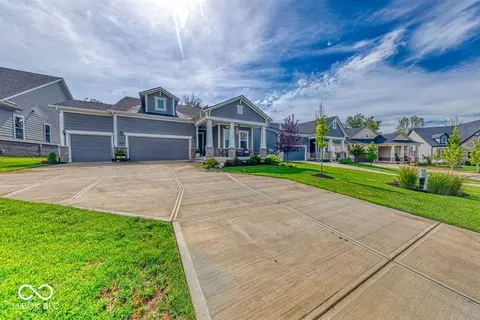 15818 Scher Dr, Westfield, IN 46074
