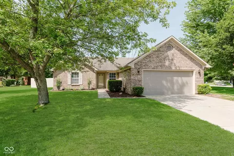 8335 Bayshore Ln, Avon, IN 46123