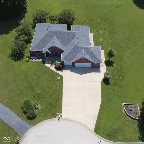 914 Sand Creek Ct, Martinsville, IN 46151