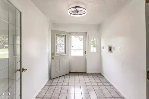 Entry Way - 3608 E Sumner Ave, Indianapolis, IN 46237 photo 2 of 3