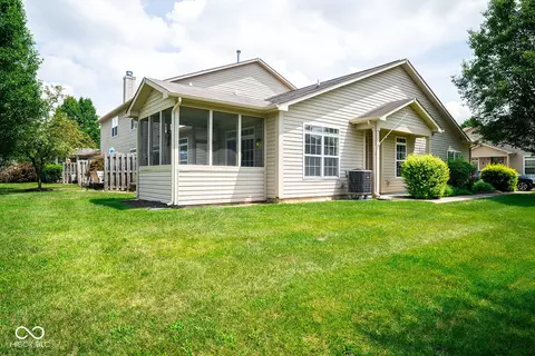 7226 Wyatt Ln, Indianapolis, IN 46217