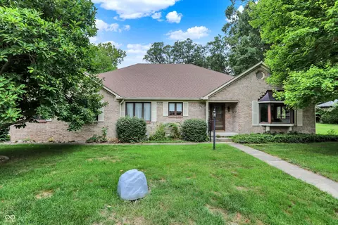 944 Timber Grove Pl, Beech Grove, IN 46107