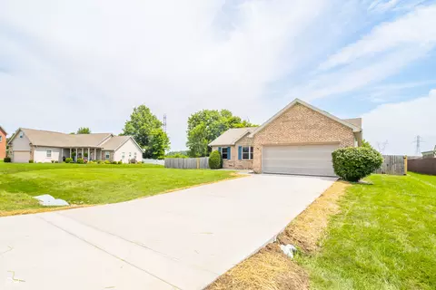 6746 Knoll Crest Way, Pendleton, IN 46064 photo 3