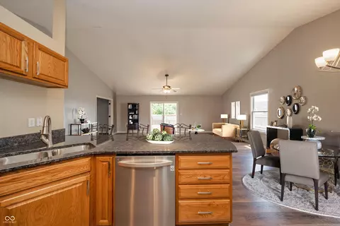 6746 Knoll Crest Way, Pendleton, IN 46064 photo 11