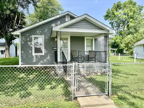 302 Market St, Hope, IN 47246