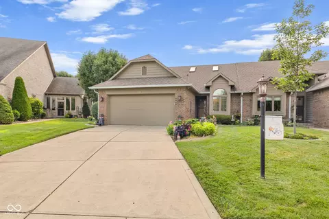 777 Cottage Ln, Greenwood, IN 46143