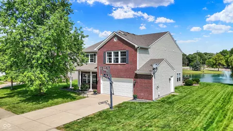 10670 Pleasant View Ln, Fishers, IN 46038
