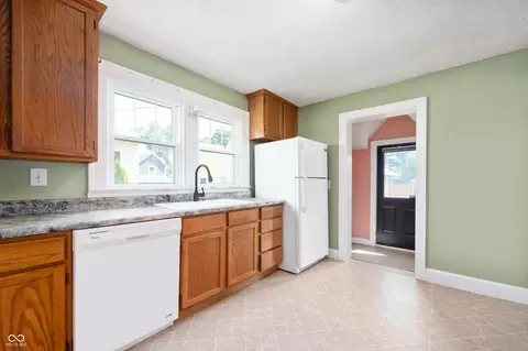 124 N Main St, Pendleton, IN 46064 photo 6