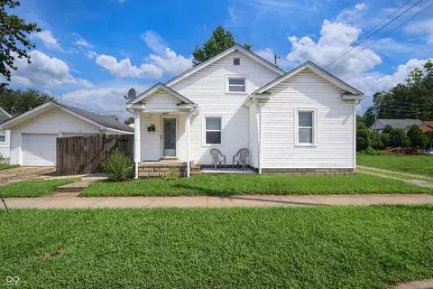 916 11th St, Columbus, IN 47201